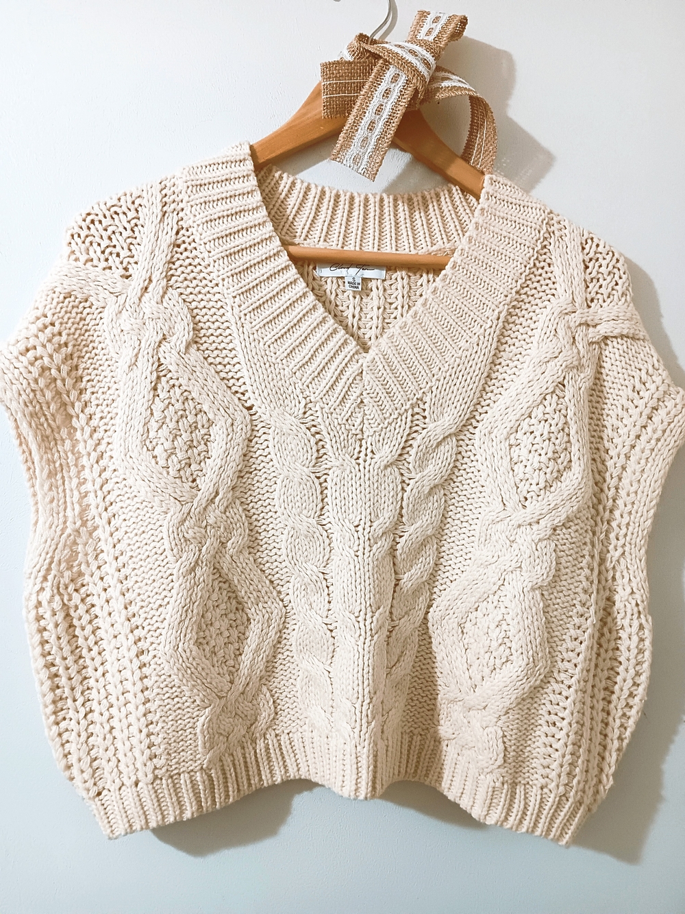 LANE 201 CLOUD TEN CREAM V-NECK SLEEVELESS CABLE KNIT FISHERMAN SWEATER VEST S